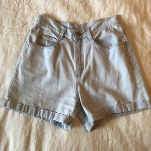 Vintage Light-wash, high waist Denim Mom Shorts